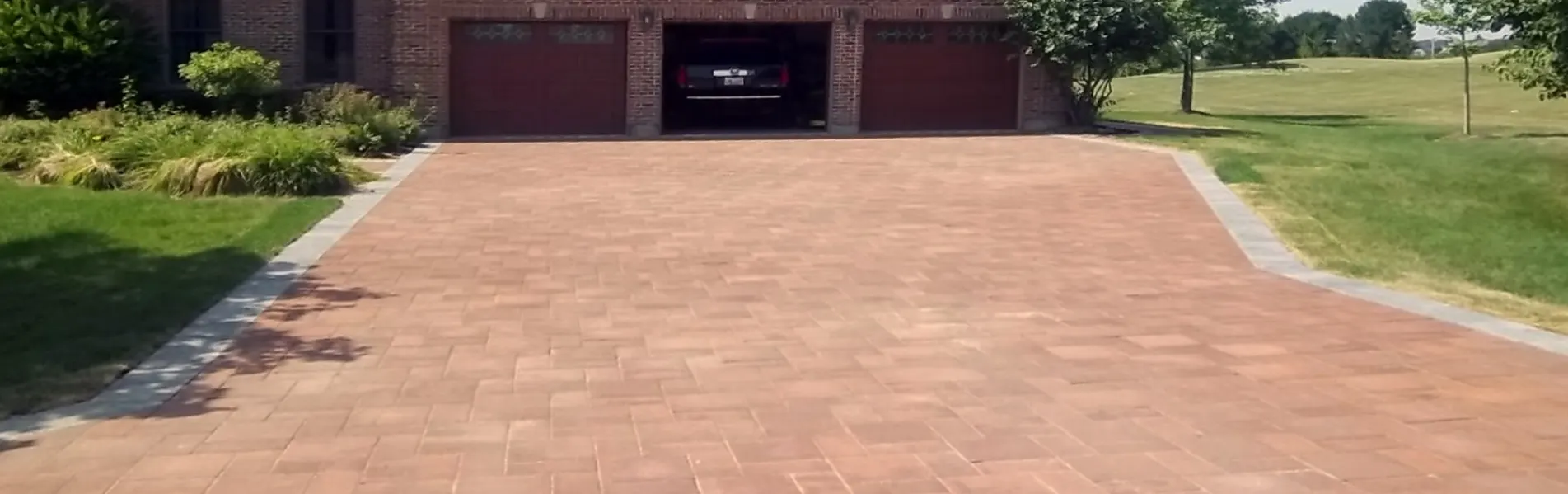 Wide paver driveway Barrington IL