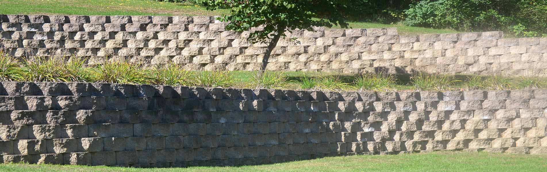 Natural stone retaining wall Woodstock IL
